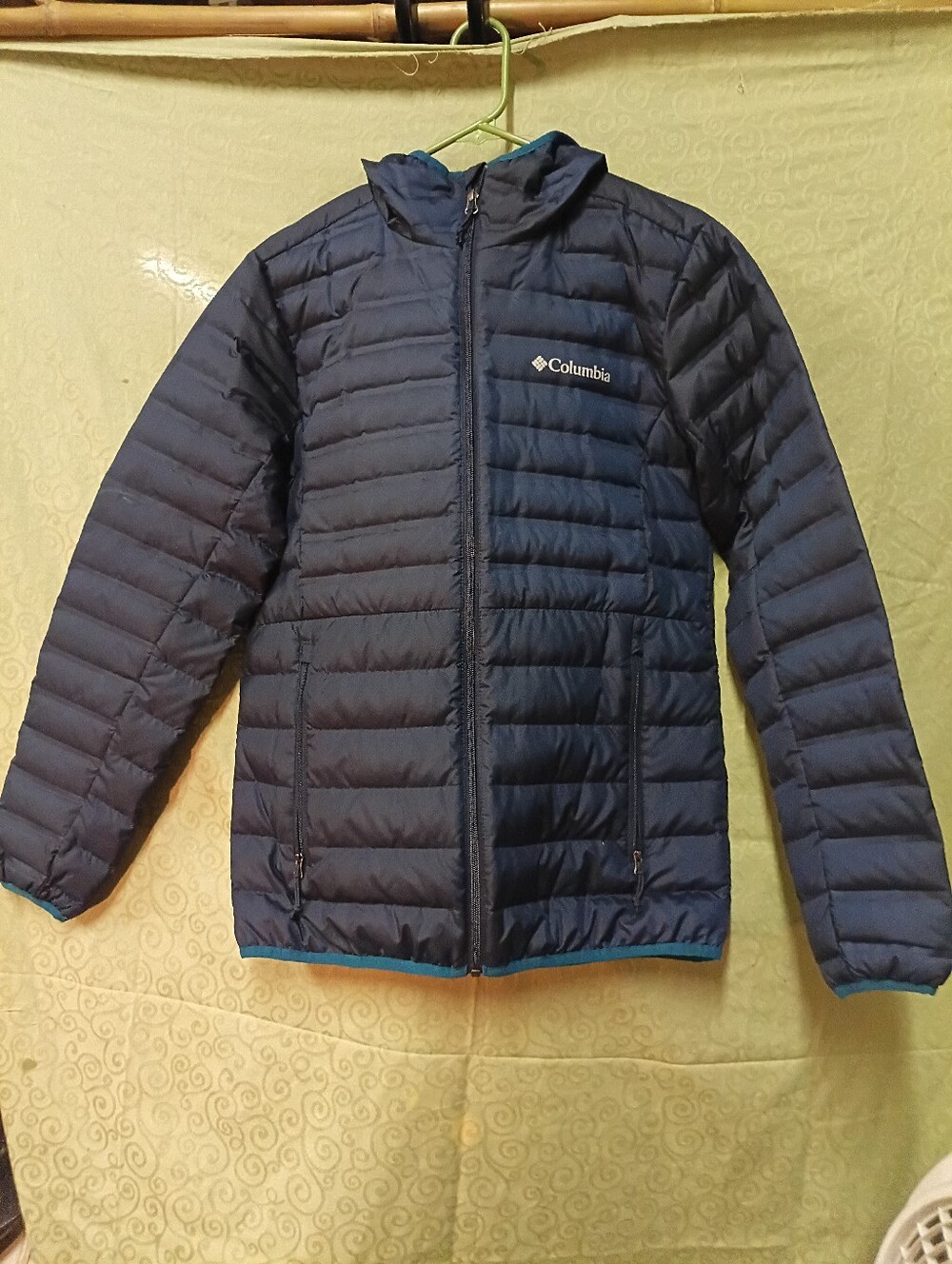 Columbia Men’s Navy Quilted Lightweight Hooded Puffer